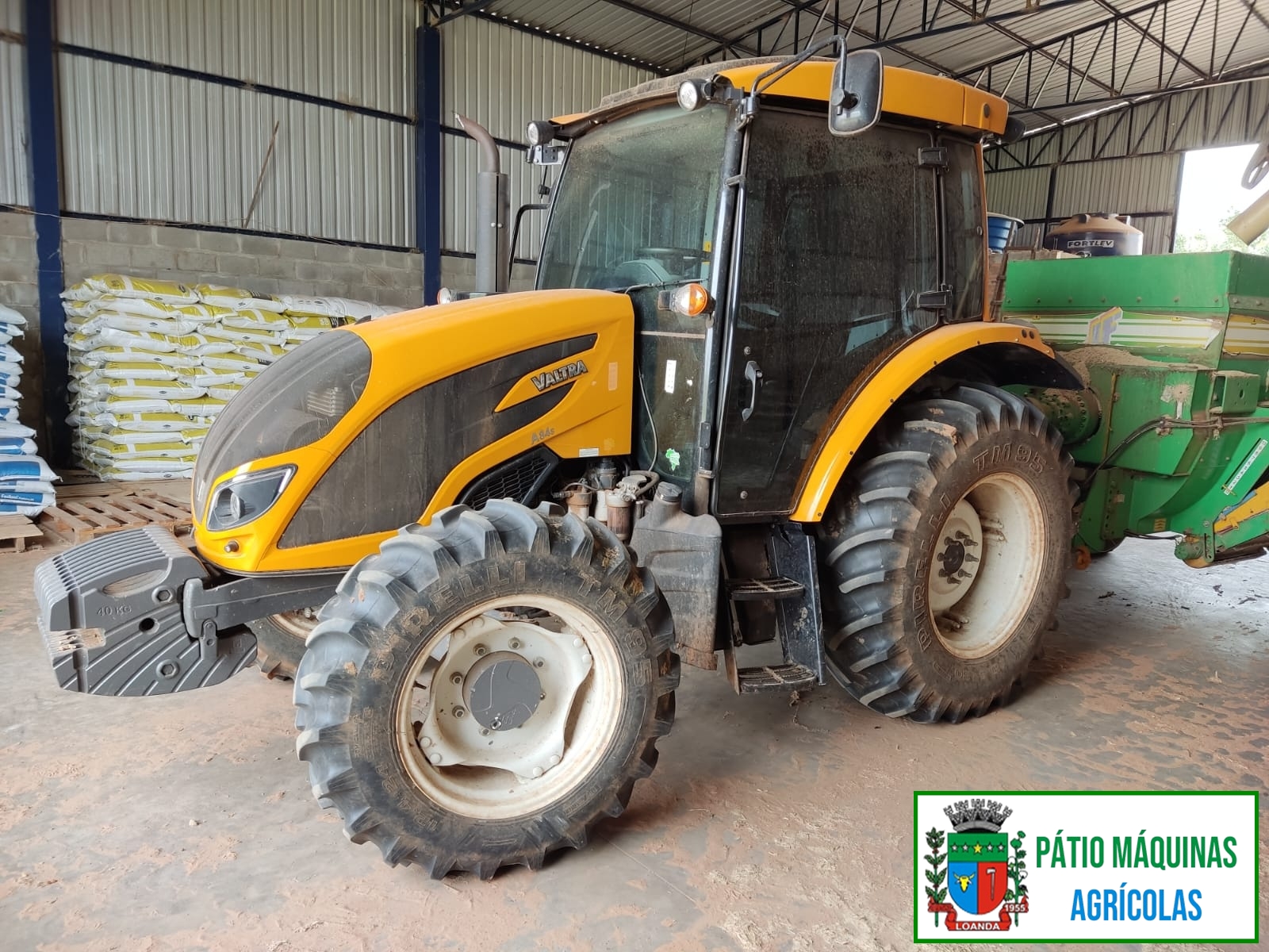 Trator Valtra A84s